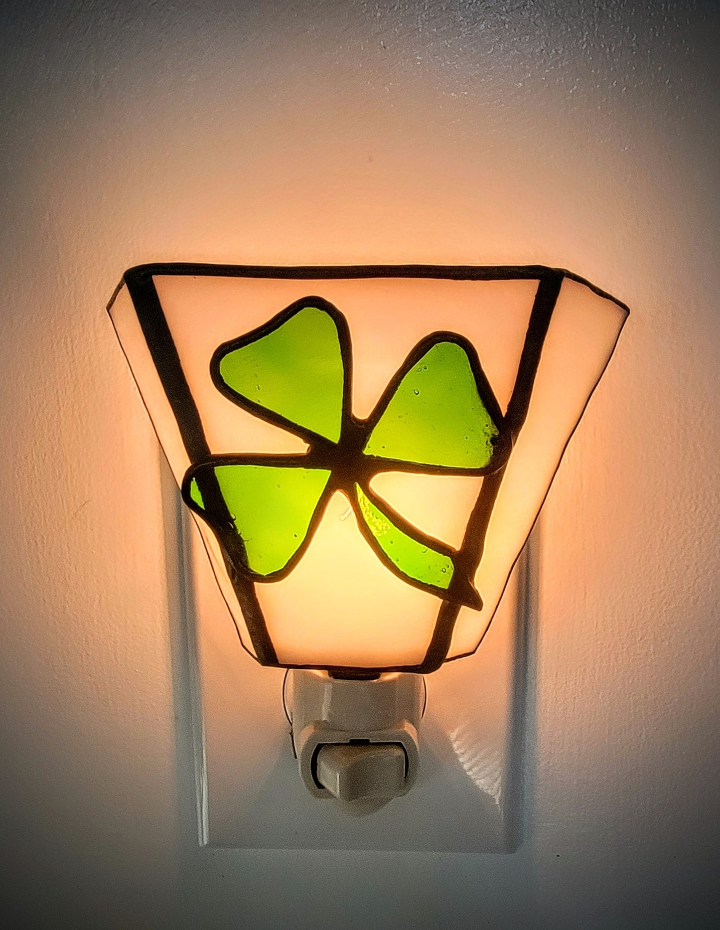 Night-Light, Stained-Glass Shamrock