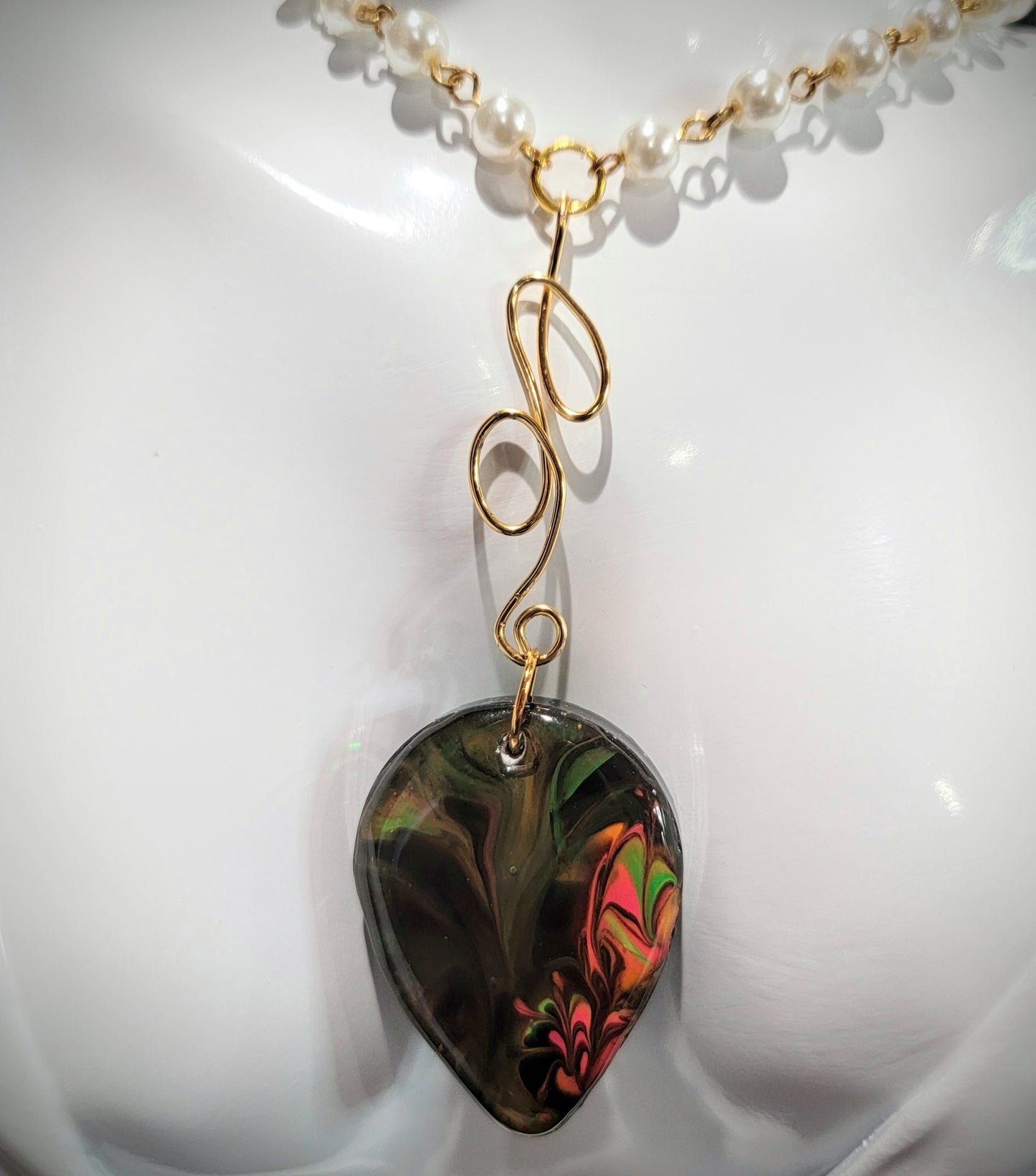 Resin Jewelry Set- Necklace with Resin Pendant and Bracelet